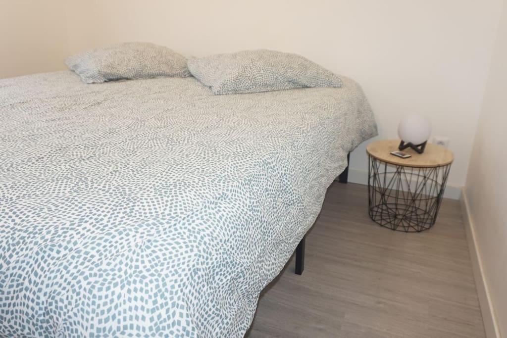 Cosy T2 Wifi Parking Proche Gare Centre Ville Сен-Кантен Екстериор снимка