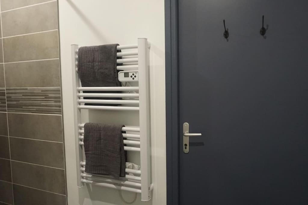 Cosy T2 Wifi Parking Proche Gare Centre Ville Сен-Кантен Екстериор снимка