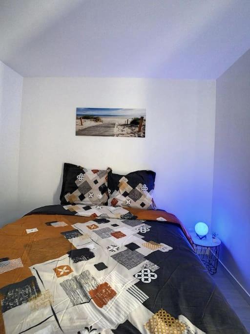 Cosy T2 Wifi Parking Proche Gare Centre Ville Сен-Кантен Екстериор снимка